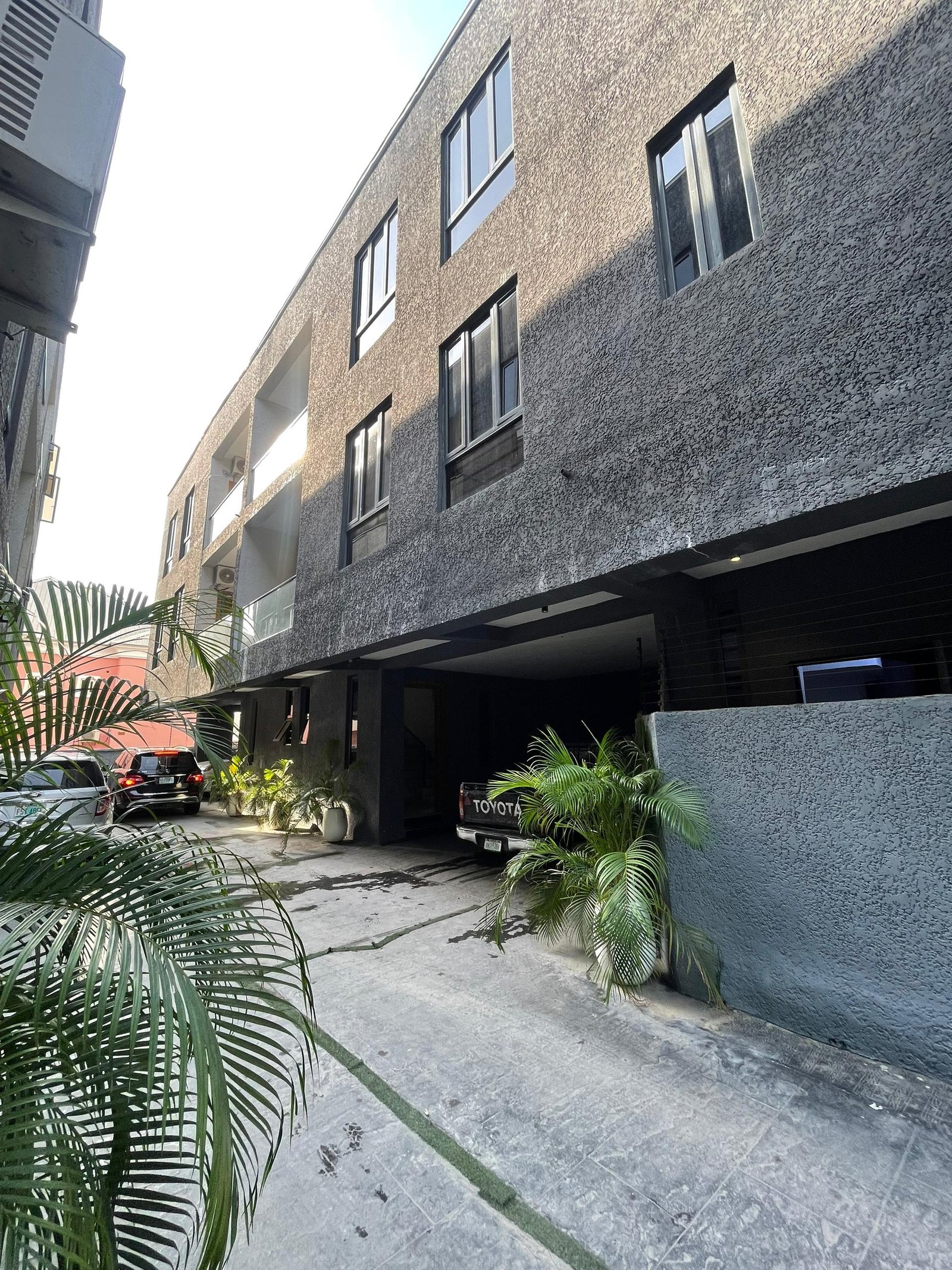 4 Bedroom Terrace Townhouse with BQ